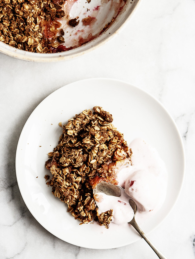 Simple Rhubarb Crisp | Bijouxs Little Jewels