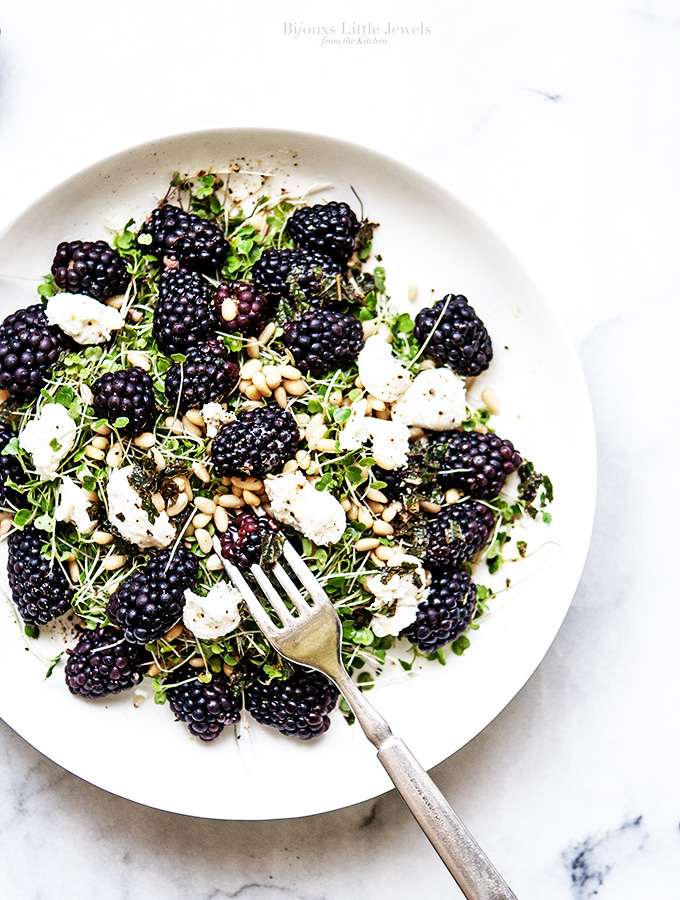 Backberry Salad with Arugula Sprouts & Mint | Bijouxs Little Jewels